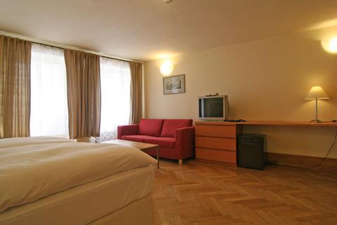 Mostecka 12 Praga